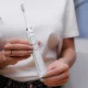 Garsinis elektrinis dantų šepetėlis Huslog AL-050131 su kelioniniu dėklu, baltas