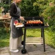 Didelis sodo anglinis grilis su lentynomis ir ratukais, juodas