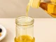 Stiklinis alyvuogių aliejaus ir acto purkštukas 210 ml, geltonas