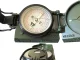 Taktikinis karinis metalinis kompasas su dangteliu ir 1:50 000 skale, žalias