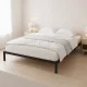 ModernHome metalinė lova 135x190 cm su medinėmis grotelėmis, juoda
