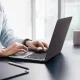 Spigen AirSkin dėklas MacBook Air 13\" (2023–2026), Frost Black