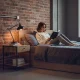 Naktinis staliukas ModernHome su stalčiumi ir lentyna, šviesus ąžuolas