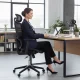ModernHome ergonominė biuro kėdė su galvos atrama, juoda