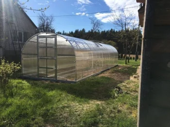 Šiltnamis KLASIKA 30 (3x10 m) su pamatu ir 6 mm polikarbonatu