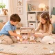 Ecotoys dviejų aukštų lėlių namelis lagamine su mediniais baldais