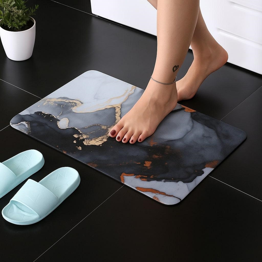 Non-Slip Marble Bathroom Rug with Gold Accents 50x80cm
