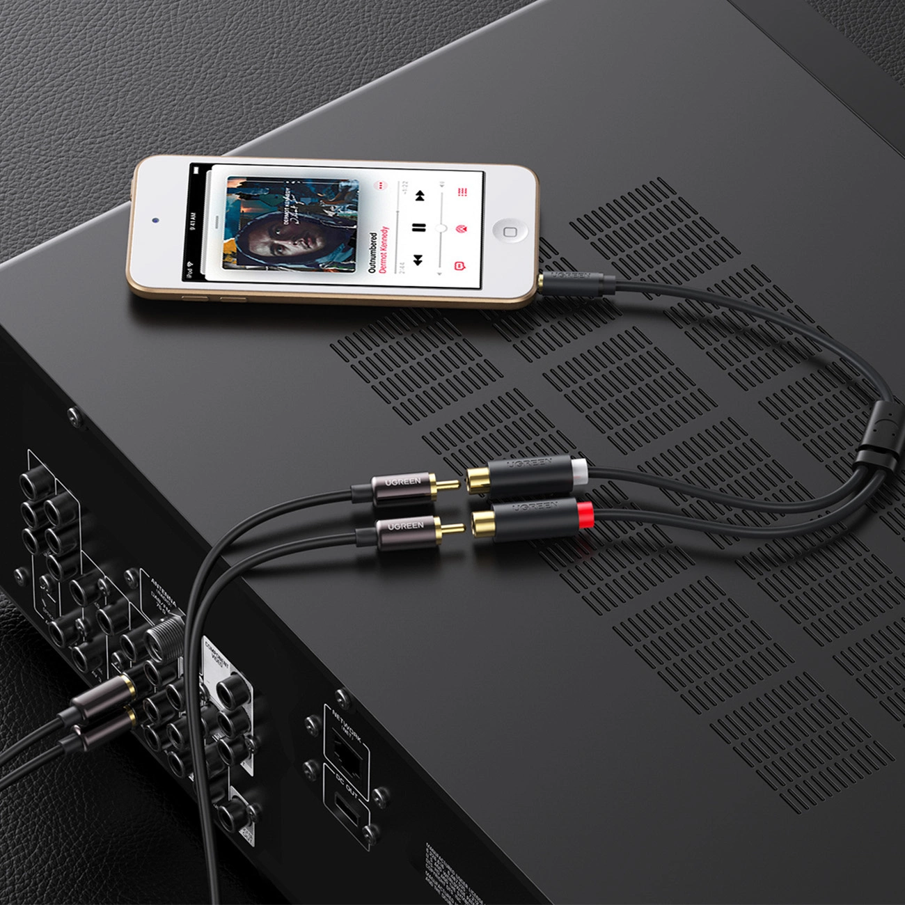 Ugreen garso adapteris, 3.5 mm kištukas į 2x RCA lizdą, 0.25 m, pilkas