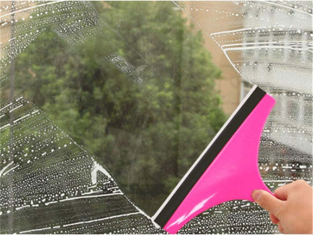 Window squeegee with flexible handle for water removal