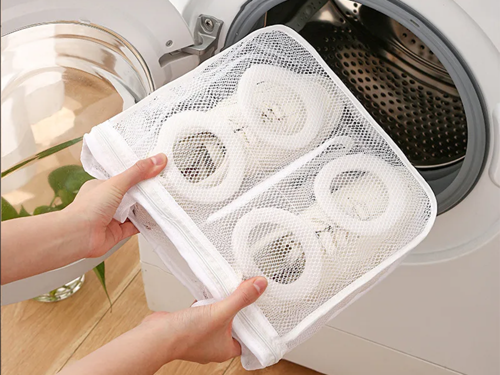 Mesh Wash Bag for Shoes and Laundry with Zipper, White