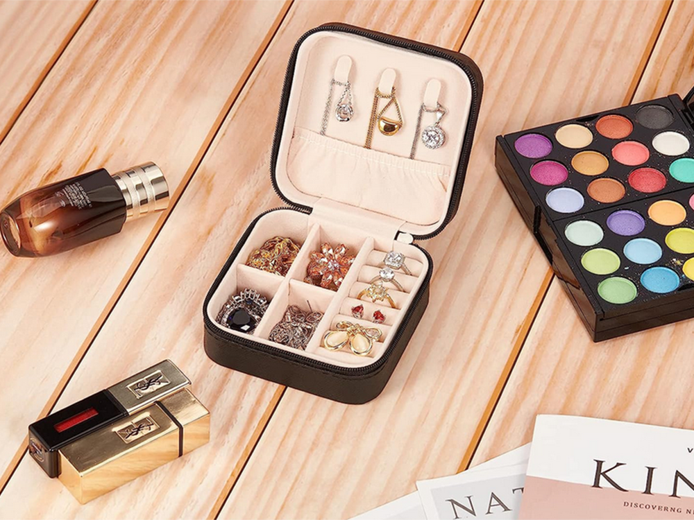 Small Travel Jewelry Box Organizer with Zipper for Rings, Black