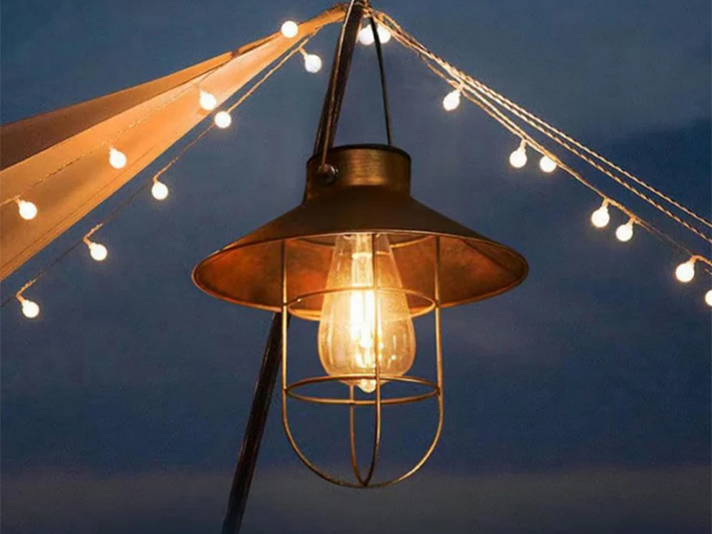 Hanging Solar Garden Light with Dusk to Dawn Sensor, Waterproof Vintage Outdoor Lantern